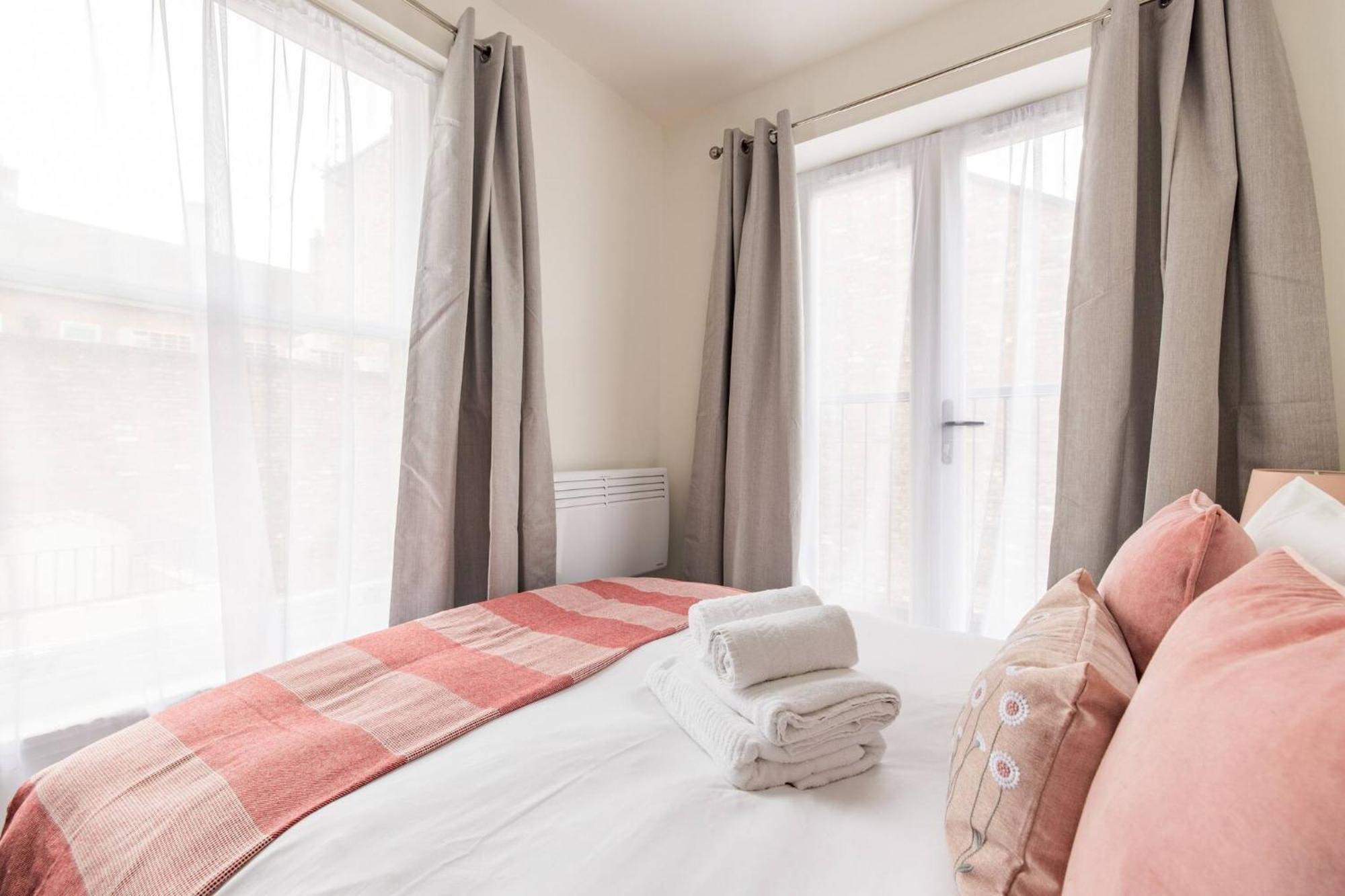 Wild Roses Serviced Apartments - Chelsea Лондон Екстер'єр фото
