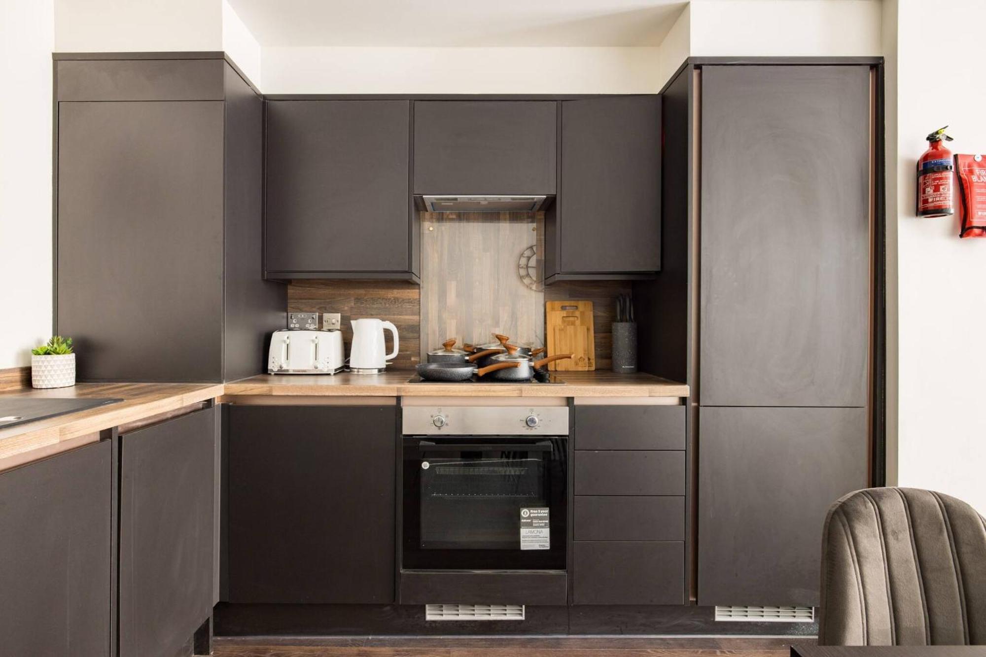 Wild Roses Serviced Apartments - Chelsea Лондон Екстер'єр фото