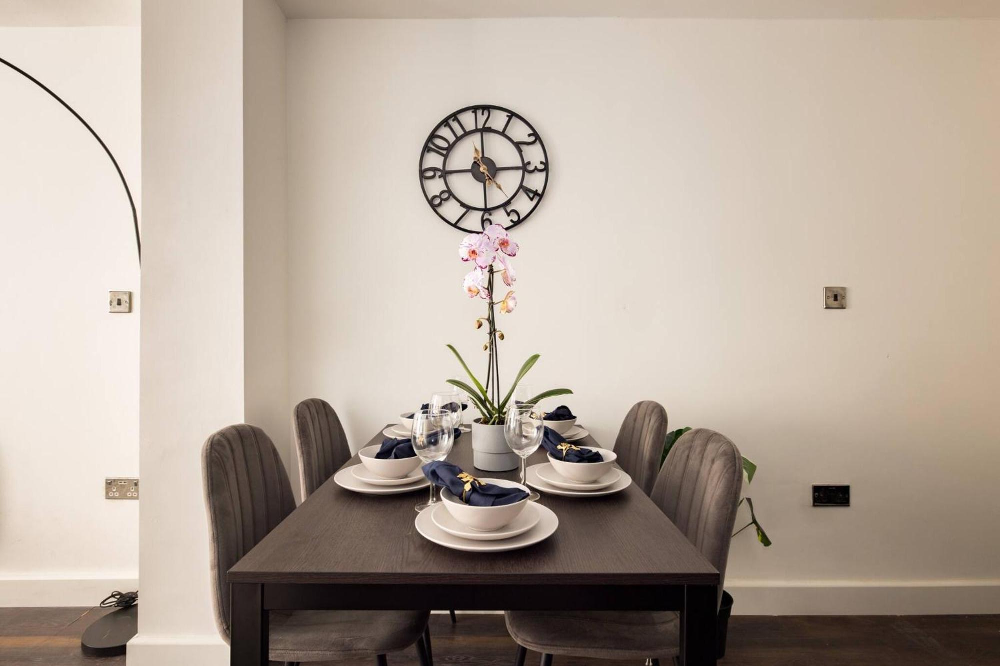 Wild Roses Serviced Apartments - Chelsea Лондон Екстер'єр фото