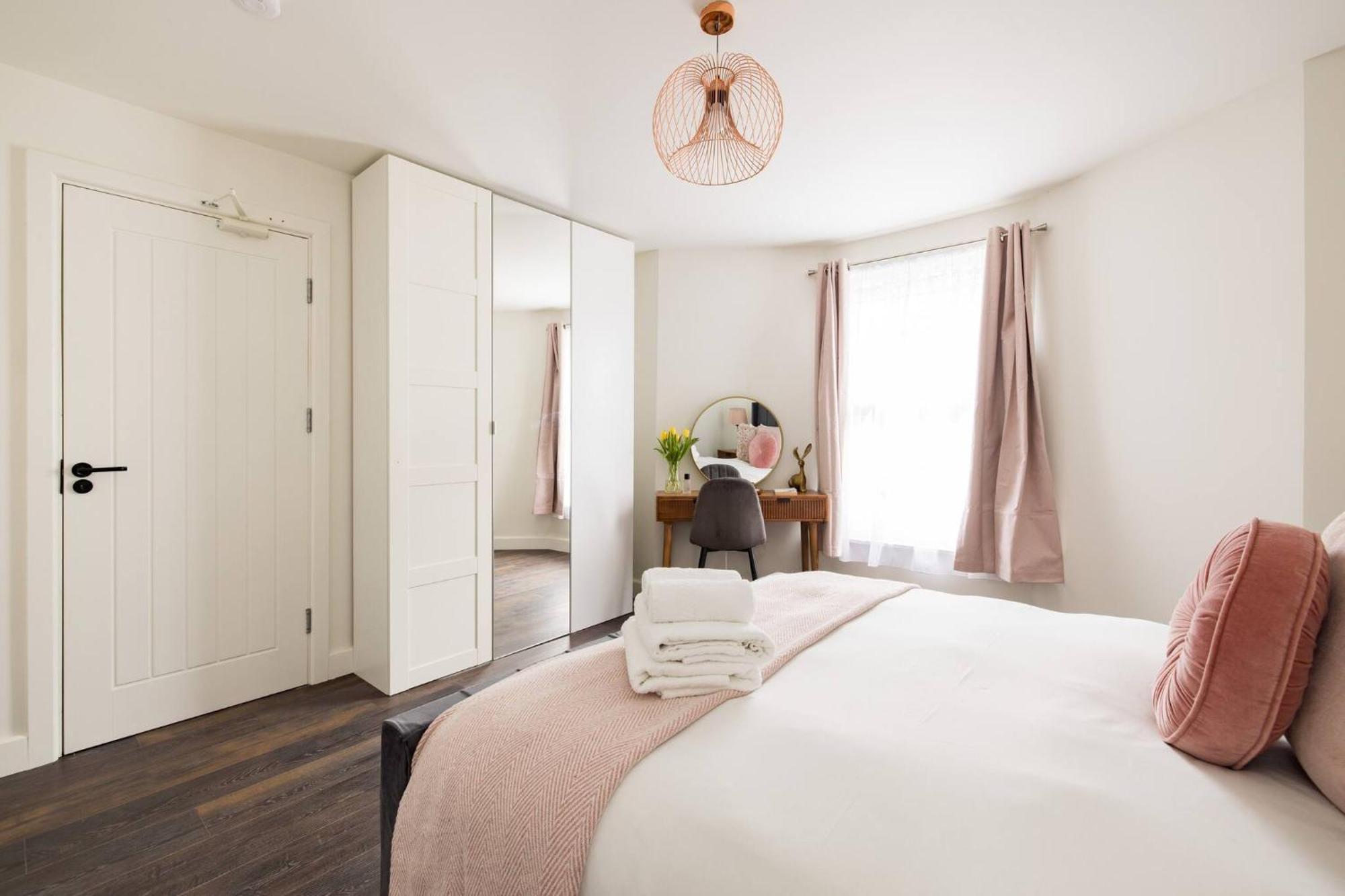 Wild Roses Serviced Apartments - Chelsea Лондон Екстер'єр фото