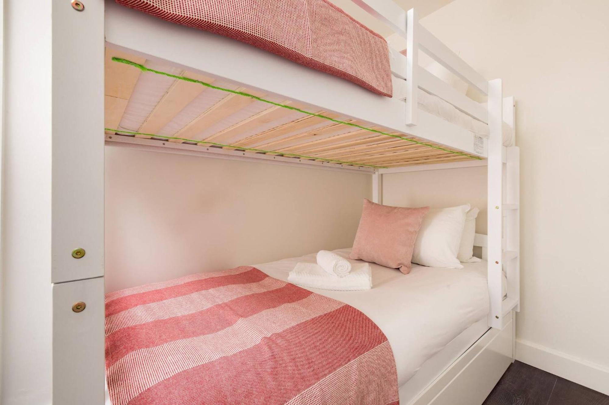 Wild Roses Serviced Apartments - Chelsea Лондон Екстер'єр фото