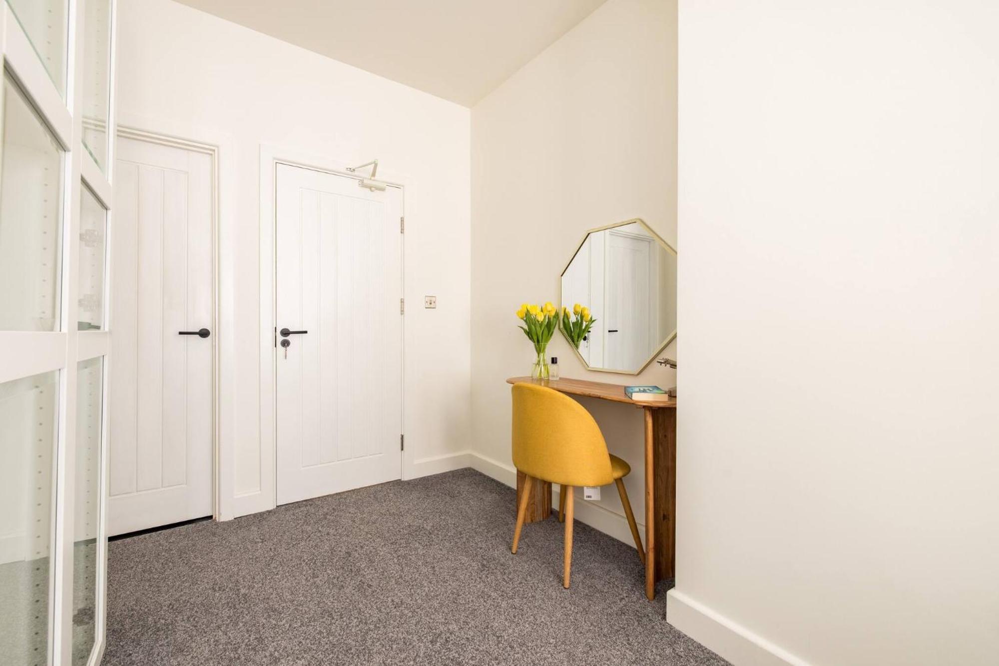 Wild Roses Serviced Apartments - Chelsea Лондон Екстер'єр фото