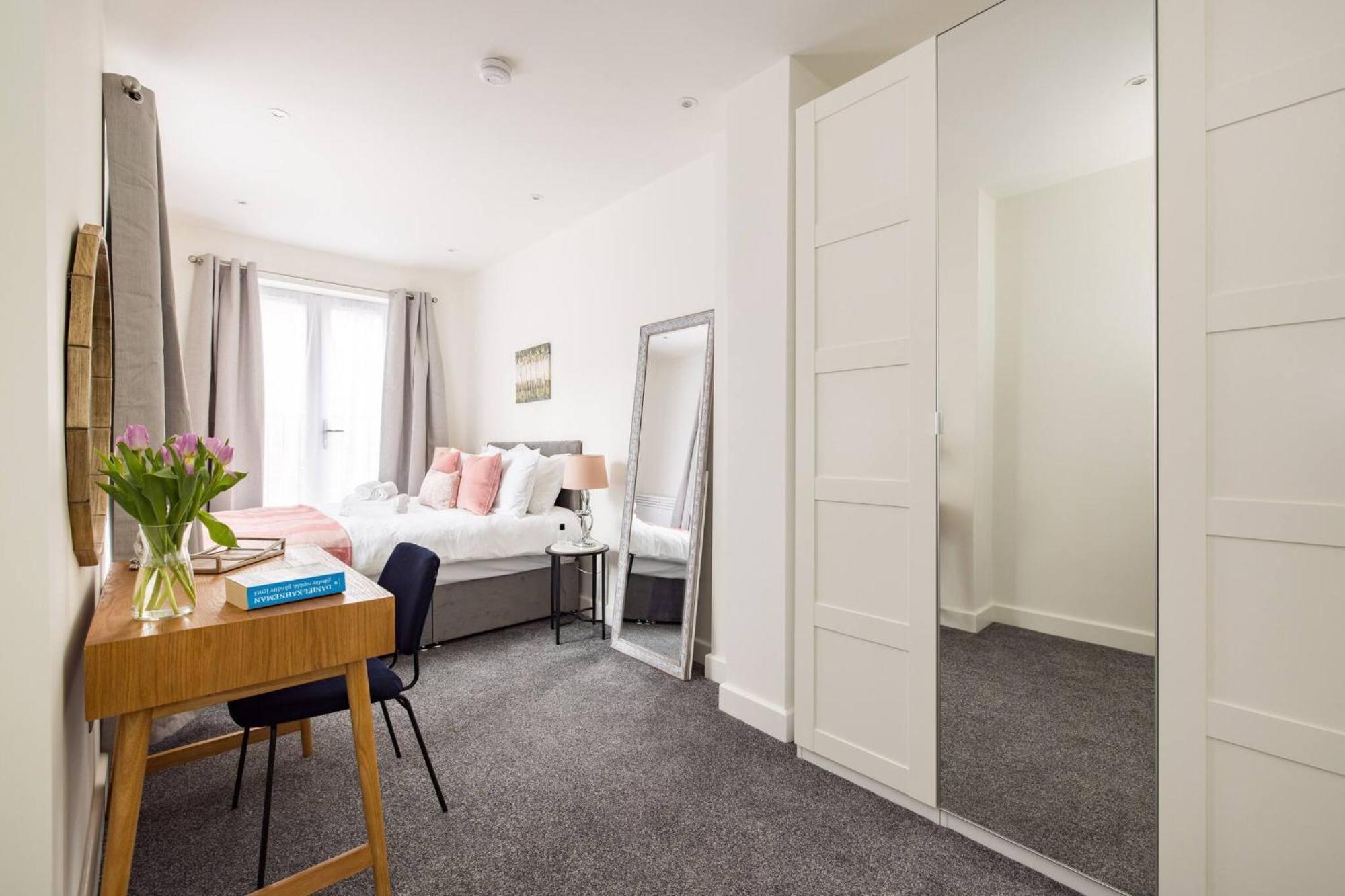 Wild Roses Serviced Apartments - Chelsea Лондон Екстер'єр фото