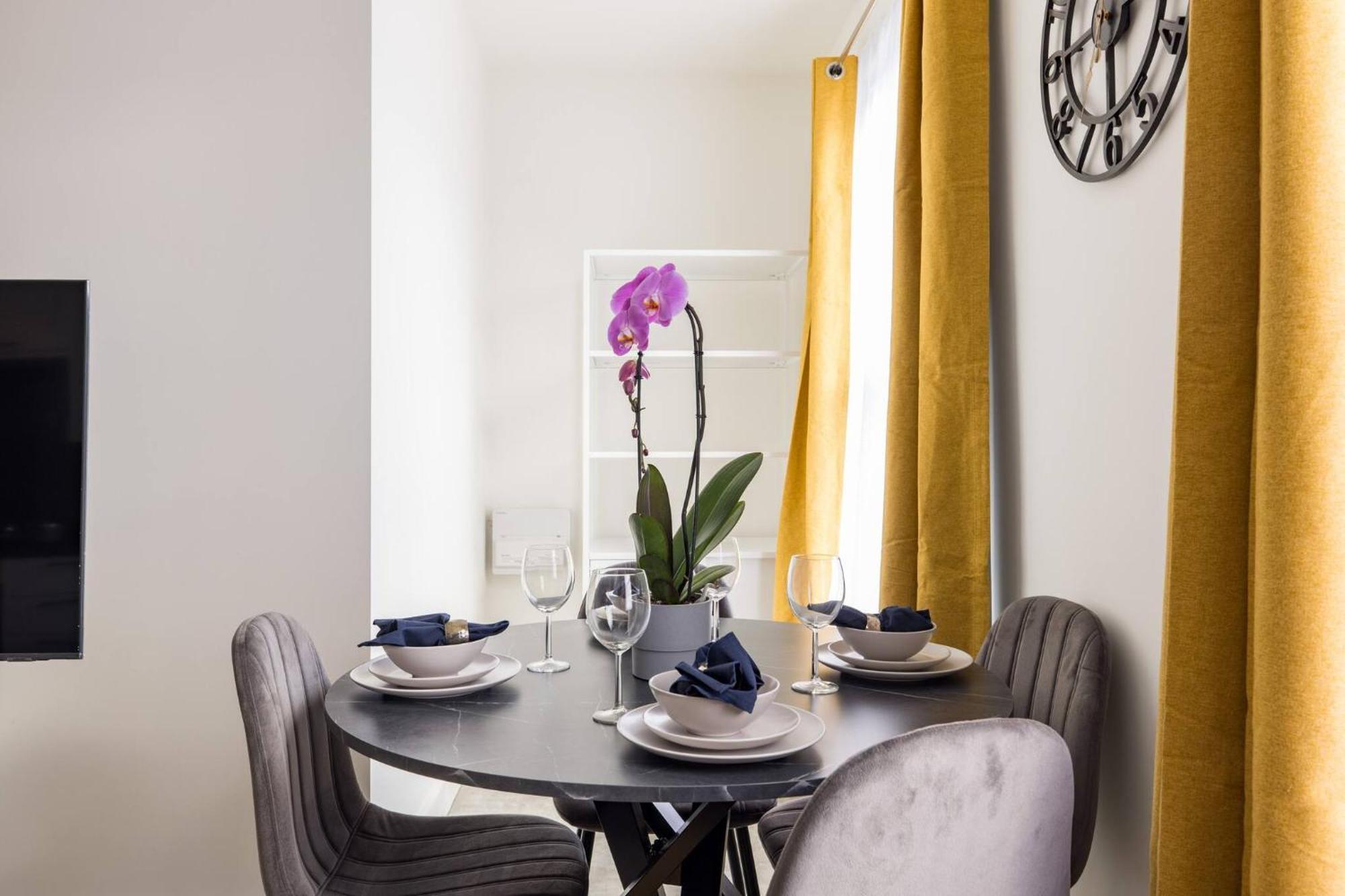 Wild Roses Serviced Apartments - Chelsea Лондон Екстер'єр фото