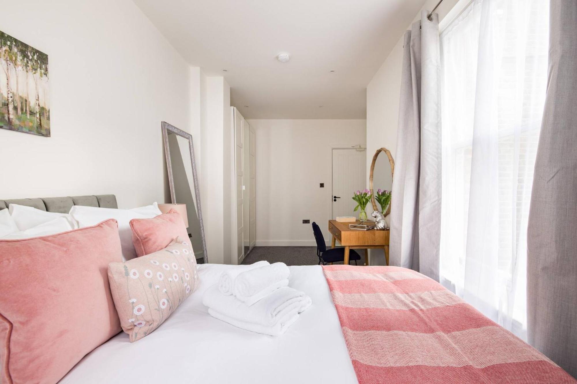 Wild Roses Serviced Apartments - Chelsea Лондон Екстер'єр фото