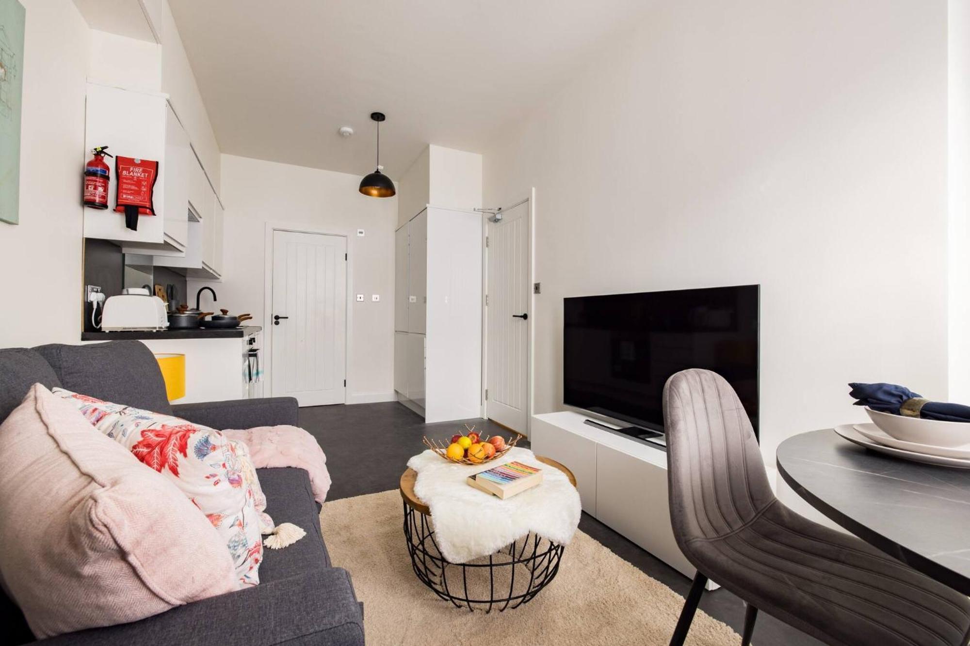 Wild Roses Serviced Apartments - Chelsea Лондон Екстер'єр фото