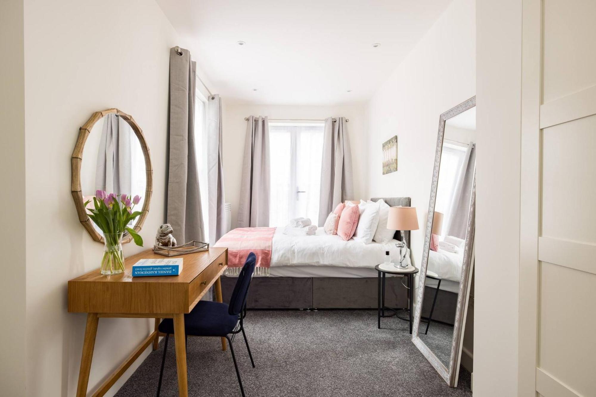 Wild Roses Serviced Apartments - Chelsea Лондон Екстер'єр фото